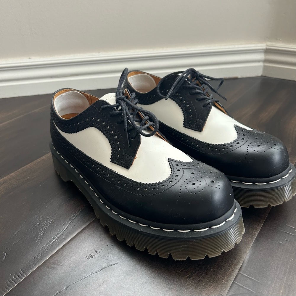 Wingtip Dr Martens black and white. Perfect condition, worn once. Size 10, EU 42